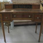 610 4437 WRITING DESK